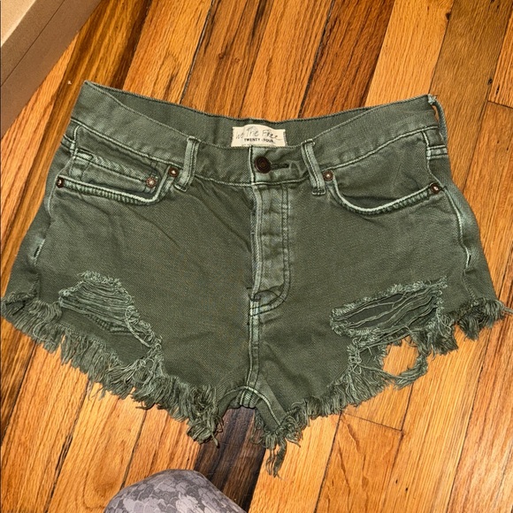 We The Free Pants - FREE PEOPLE We The Free Olive Denim Shorts SIZE 24